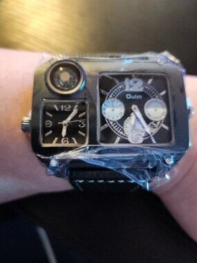 Oulm Black Multi-Function Men's Wristwatch